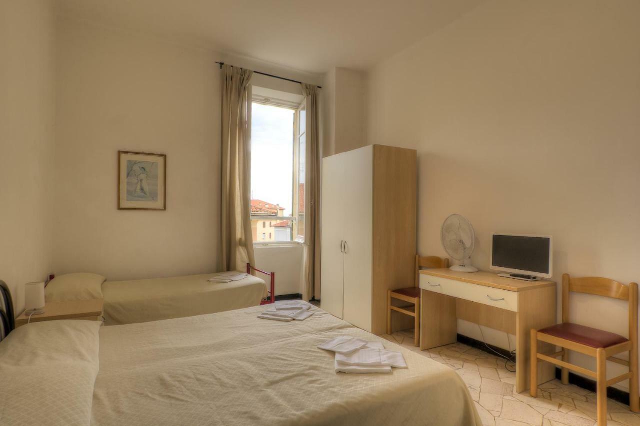 Esperia Hotel 2*