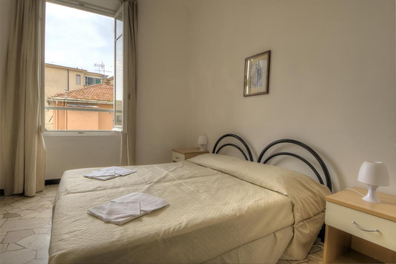 Esperia Hotel 2*