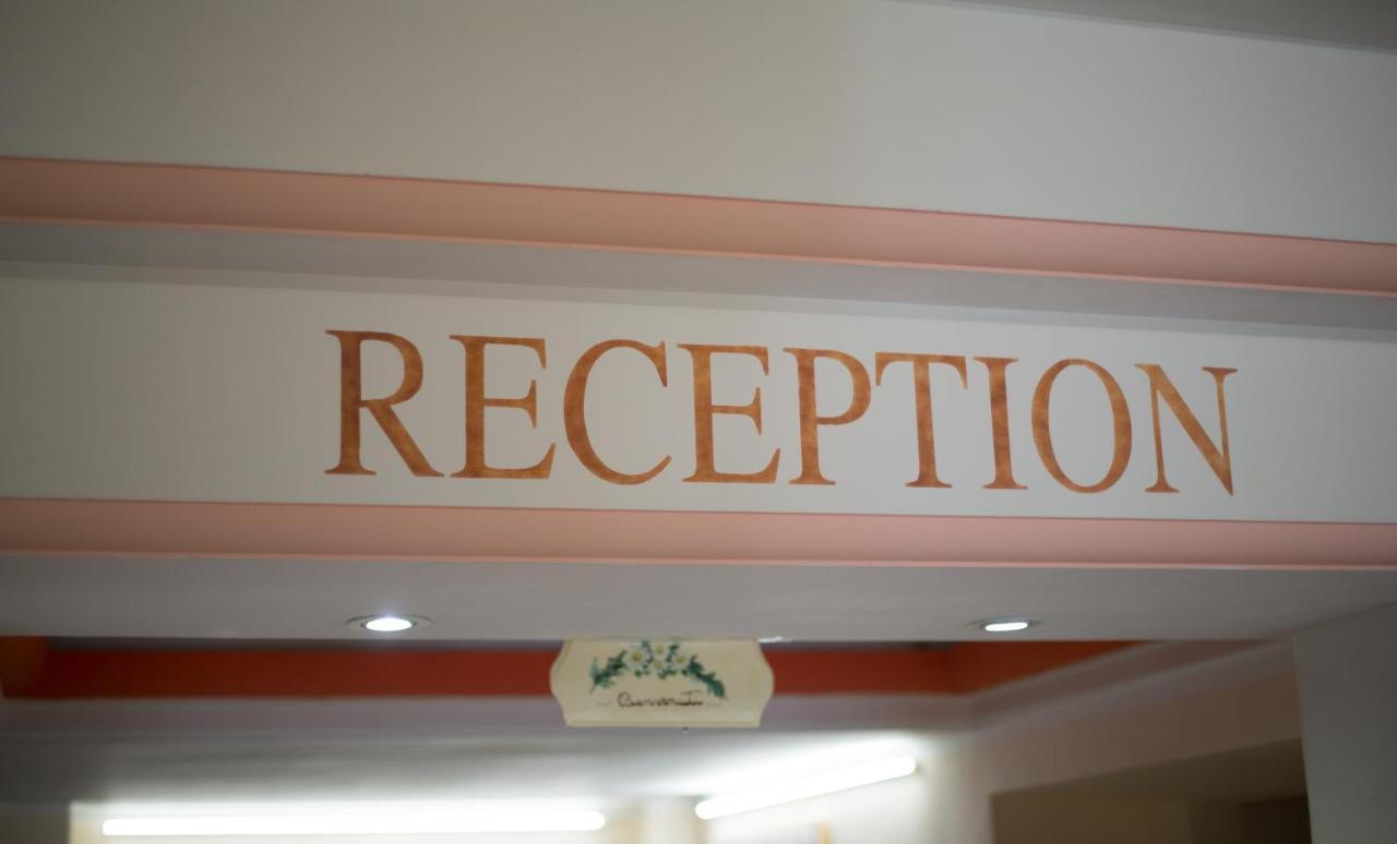 Esperia Hotel 2*